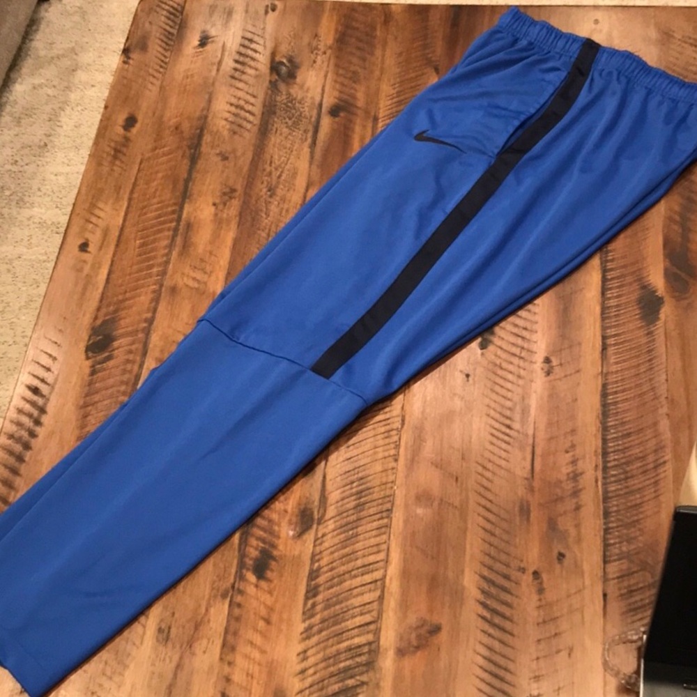 NIKE Athletic Pant